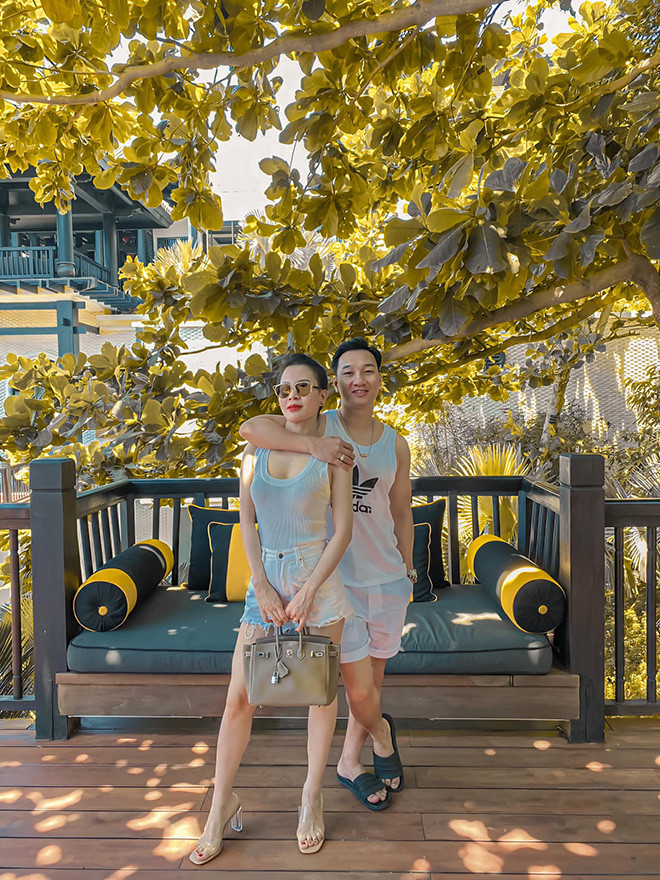 Ngỡ ngàng trước nhan sắc và vóc dáng của bà xã MC Thành Trung sau gần một năm sinh con Ảnh 12