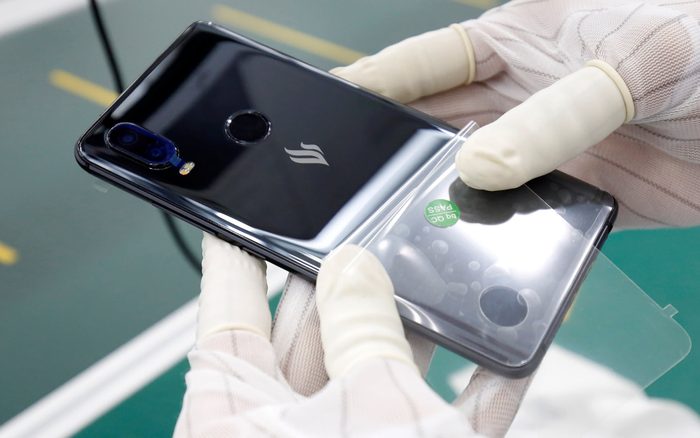 Nikkei: VinSmart bán 2 triệu smartphone cho nhà mạng Mỹ Ảnh 2