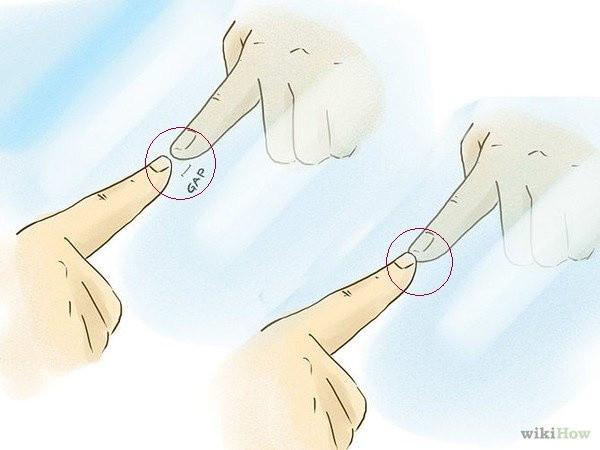 Để nhận biết gương hai chiều, bạn hãy đặt ngón trỏ vuông góc với mặt gương. Nếu giữa hình ảnh thực và hình ảnh trong gương có khoảng cách, thì đó là gương thật. Còn nếu bạn thấy ngón tay thật và hình ảnh trong gương giao nhau mà không có bất cứ khoảng cách nào, đó là gương hai chiều. (Ảnh: WikiHow)