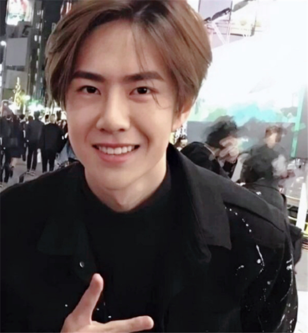 Khi nam thần Hoa Ngữ để mặt mộc: Liệu rằng vẻ điển trai là 'hàng thật giá thật' hay vẻ đẹp là do makeup? Ảnh 7