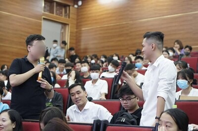 Khởi tố trung uý công an 'thử súng' khiến nam sinh Đại học GTVT tử vong khi đứng chờ người thân Ảnh 4