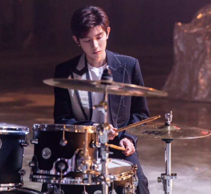 Fan làm từ thiện, phủ sóng hình ảnh của Vương Nguyên ở khắp nơi để mừng sinh nhật thần tượng Ảnh 13