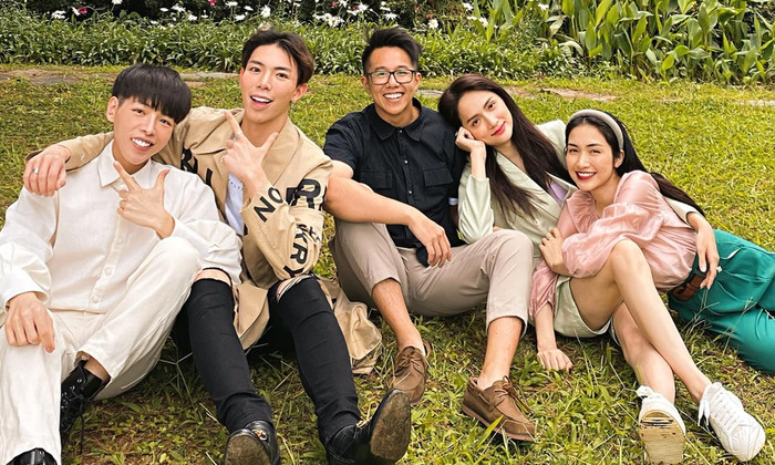 Bị fan chê vô tâm, Hòa Minzy lên tiếng: 'Tôi bênh vực làm gì khi chị Hương Giang đã biết sai' Ảnh 11