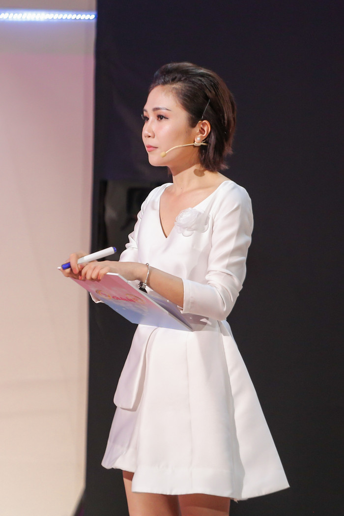 Thùy Linh 'Chân Ái': Tình yêu tuổi 30 không còn nồng nhiệt như thời 20 Ảnh 5