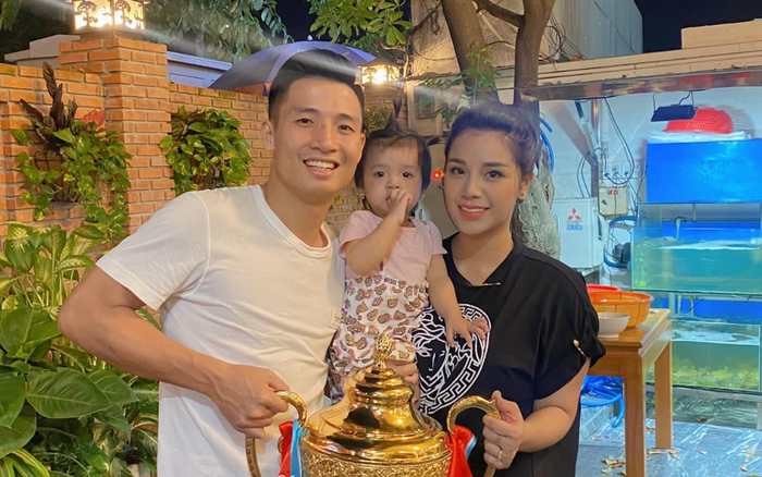 Khánh Linh giấu ngày cưới trung vệ Bùi Tiến Dũng Ảnh 2