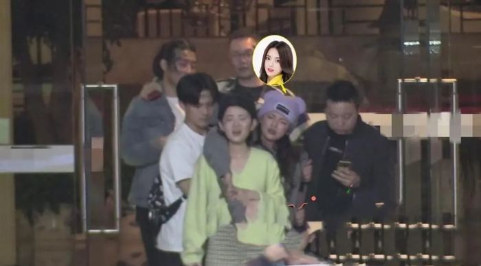 Dương Siêu Việt say xỉn đến mất hết hình tượng, bị Tăng Thuấn Hy trêu ghẹo Ảnh 10