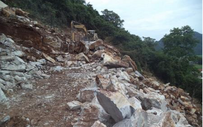 Bắt khẩn cấp đối tượng vi phạm về an toàn lao động khiến 2 công nhân bị đá rơi đè tử vong Ảnh 2