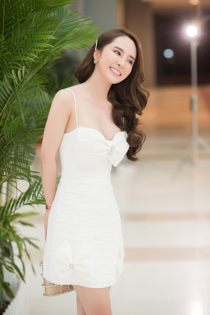 Theo nữ diễn viên, việc loại trừ đồ ngọt ra khỏi nhà, khỏi tủ lạnh cũng là một “mẹo” cực kỳ hiệu quả để hạn chế ăn ngọt, kiểm soát cân nặng