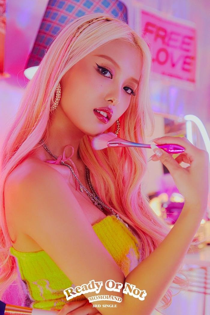 Momoland tung teaser 'Ready Or Not': JooE thăng hạng nhan sắc, giống Min đến bất ngờ Ảnh 1