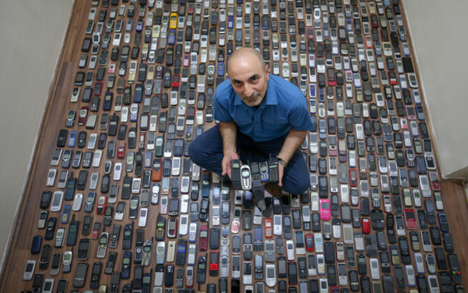 Người đàn ông dành 20 năm sưu tập hàng nghìn chiếc điện thoại cổ Ảnh 2