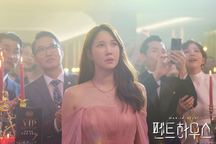 'Penthouse': Bộ phim Hàn gây ức chế nhất Việt Nam 2020, đây là 3 bí ẩn chưa thể giải đáp Ảnh 2