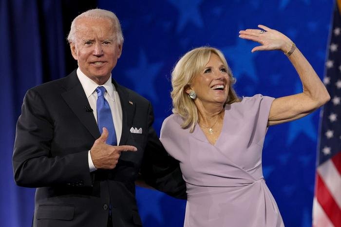 Học vấn đáng nể của Đệ nhất phu nhân Mỹ Jill Biden: Sở hữu 1 bằng cử nhân, 2 bằng Thạc sĩ, 1 bằng Tiến sĩ Ảnh 1