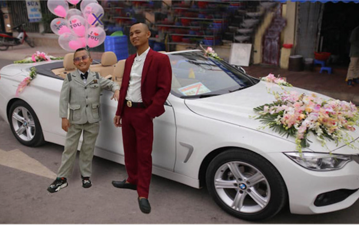 Sau biệt phủ 800 m2, anh em 'Ẩm Thực Tam Mao' khiến cộng đồng mạng bất ngờ khi hỏi vợ với siêu xe Ảnh 2