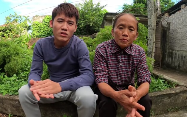 'Con dại cái mang', kênh bà Tân Vlog 'tuột view' thê thảm sau lùm xùm Hưng Vlog Ảnh 2