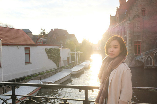 Dù chồng tương lai là ngôi sao nổi tiếng của bóng đá Việt Nam nhưng Viên Minh không hề đăng ảnh chung. Cô gái này chọn cách yêu trong im lặng.