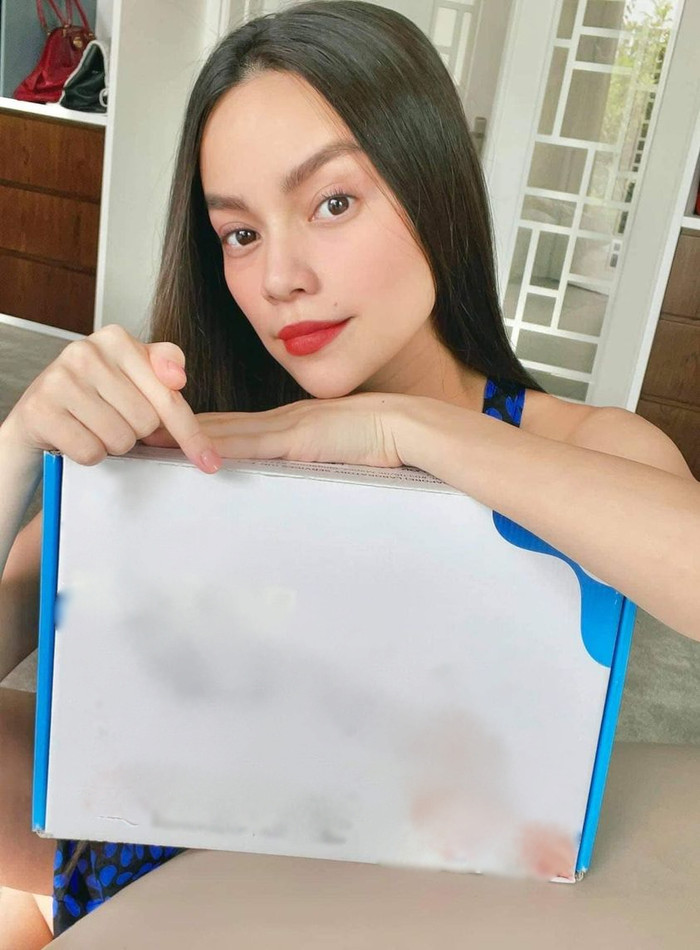 Hồ Ngọc Hà khoe cận nhan sắc xinh đẹp sau gần 1 tuần sinh con