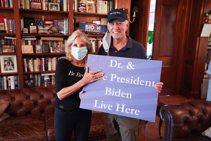 Bà Jill Biden đăng ảnh chúc mừng ông Joe Biden đắc cử Tổng thống Mỹ. (Ảnh: Jill Biden / Twitter)