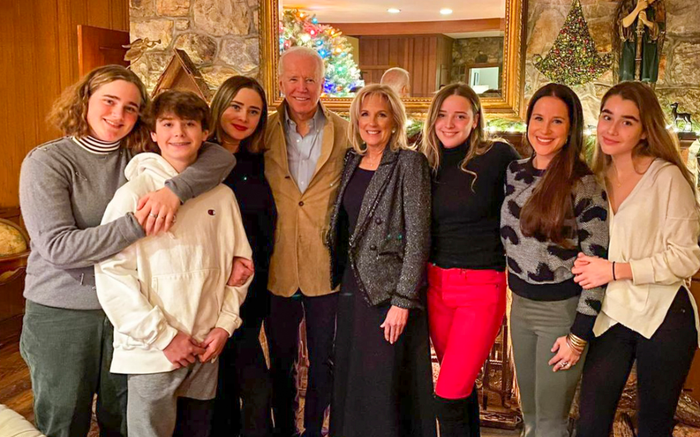 Ông Biden vừa đắc cử Tổng thống Mỹ, con cháu đồng loạt có động thái bất ngờ Ảnh 2