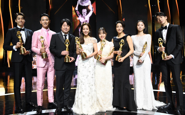 Công bố đề cử giải thưởng 'Rồng Xanh 2020': Ai sẽ trở thành 'Ảnh đế - Ảnh hậu' năm nay? Ảnh 2