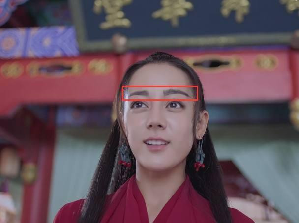 Chặng đường 5 năm của Địch Lệ Nhiệt Ba: Nổi tiếng đến bị chê bai, nhan sắc không còn như trước Ảnh 12