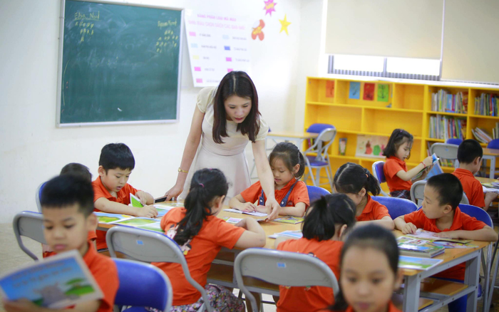 Học trò lớp 2 hỏi dồn dập từ việc chồng con đến việc sinh nở khiến cô giáo đôi lần 'đứng hình' Ảnh 2