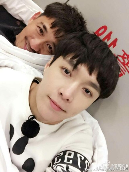 Có loại tình bạn gọi là 'Lúc tôi nổi, cậu mới sinh': Vương Tuấn Khải bình thường, Vương Nhất Bác bất ngờ Ảnh 14