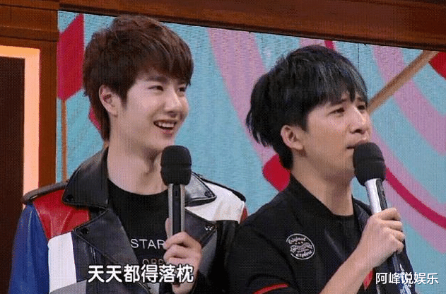 Có loại tình bạn gọi là 'Lúc tôi nổi, cậu mới sinh': Vương Tuấn Khải bình thường, Vương Nhất Bác bất ngờ Ảnh 16