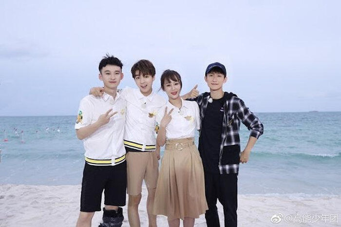 Có loại tình bạn gọi là 'Lúc tôi nổi, cậu mới sinh': Vương Tuấn Khải bình thường, Vương Nhất Bác bất ngờ Ảnh 6