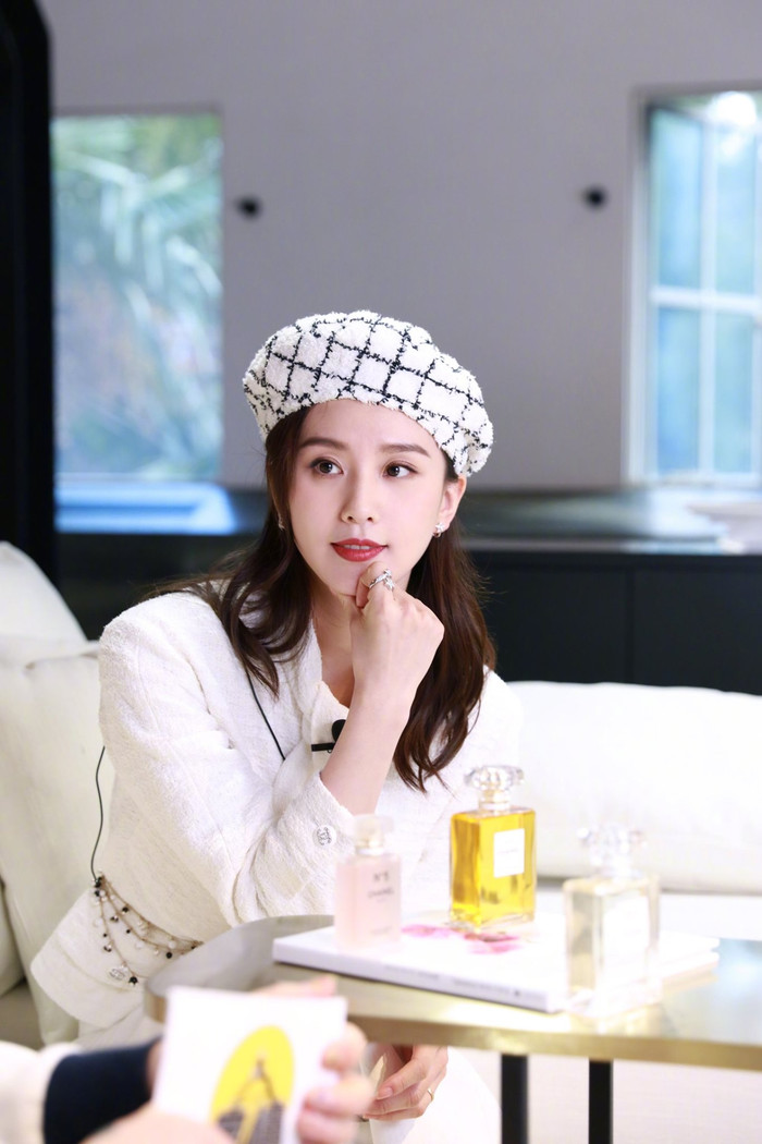 Nhan sắc đẹp ngất ngây của bà mẹ một con tại sự kiện Chanel vừa qua