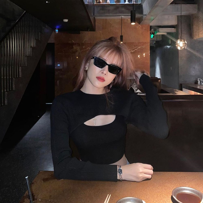 Chiếc đồng hồ Thiều Bảo Trâm từng đeo khá giống với món quà Sơn Tùng dành tặng mẹ dịp sinh nhật. 