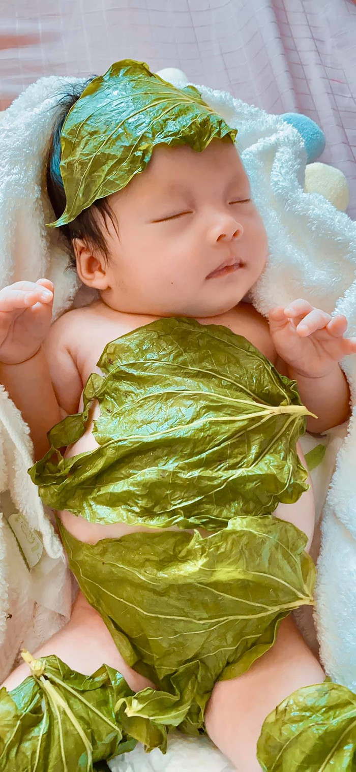 Không chỉ riêng ông xã Pha Lê mà những bạn bè thân thiết sau khi biết tình hình của Pha Lê đều khuyên cô nên cắt sữa cho con, vì sức khỏe của mẹ mới là quan trọng