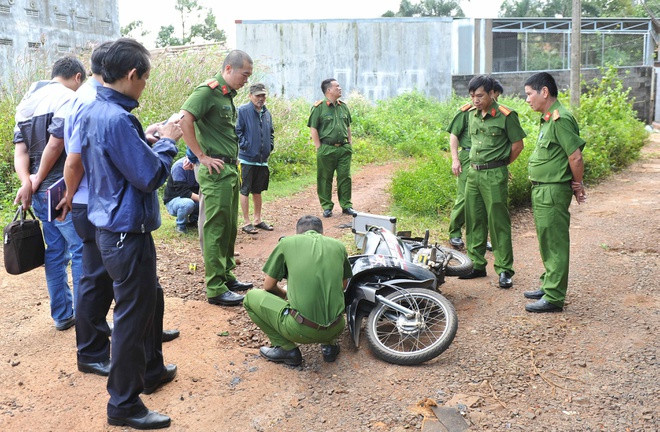 Tài xế xe ôm bị đâm 10 nhát tử vong khi chở khách lúc rạng sáng Ảnh 1