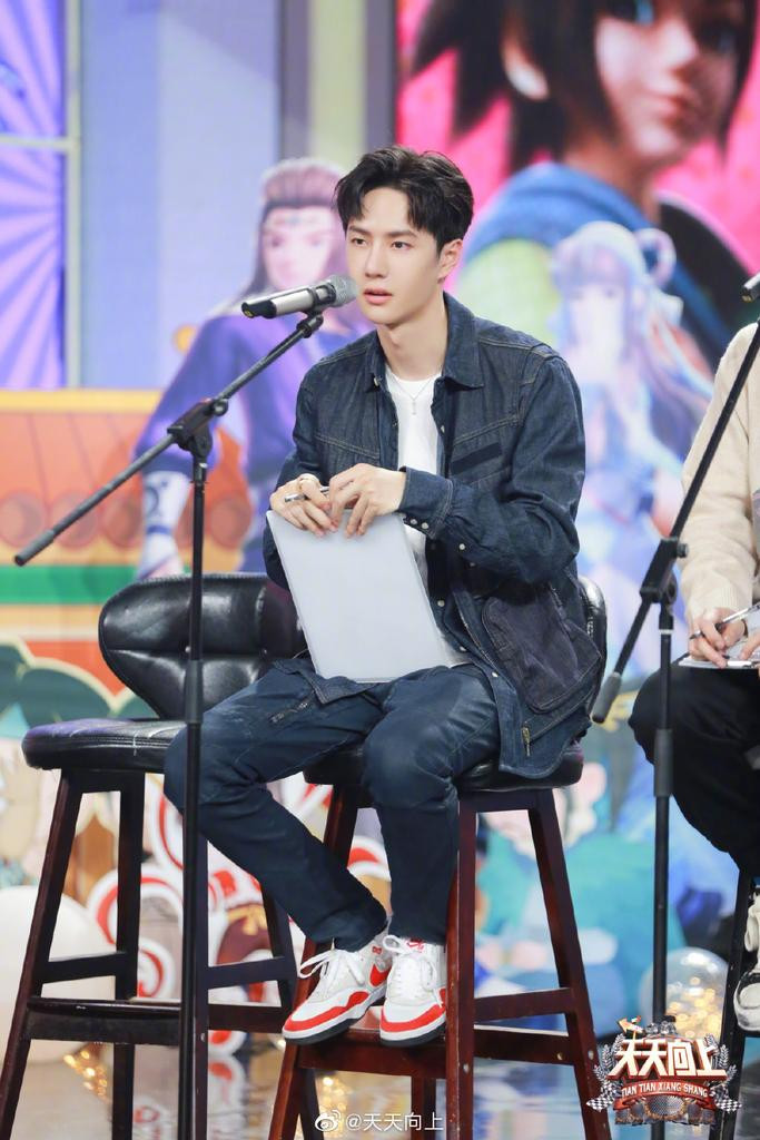 Vương Nhất Bác bị fan cuồng theo đuôi và gắn cả thiết bị theo dõi Ảnh 1