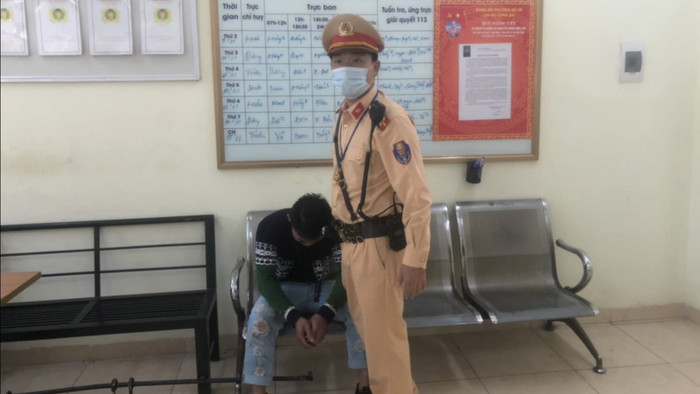 Chia tay người yêu, nam thanh niên 25 tuổi định nhảy cầu Chương Dương tự tử Ảnh 1