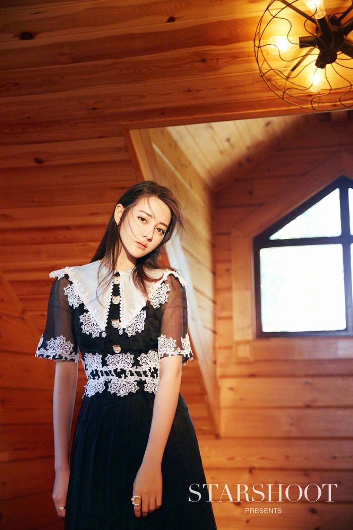 Dương Tử 'khá giả' thêm nhờ vụ kiện fan của Ngô Diệc Phàm, fan Địch Lệ Nhiệt Ba kiện fan Dương Tử Ảnh 14