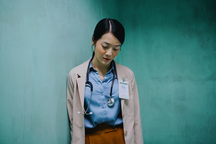 'Kẻ thù của Hương Giang' Karen Nguyễn: Đóng vai bác sĩ dịu dàng mà 'cốt' tiểu tam phản diện vẫn còn? Ảnh 3