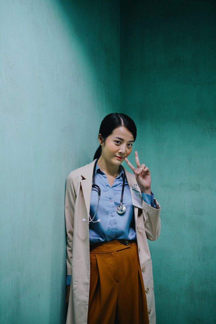 'Kẻ thù của Hương Giang' Karen Nguyễn: Đóng vai bác sĩ dịu dàng mà 'cốt' tiểu tam phản diện vẫn còn? Ảnh 4