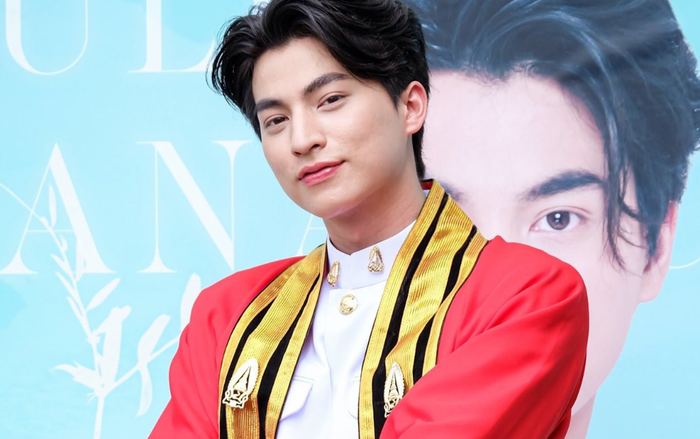 Mỹ nam Gulf Kanawut chính thức tốt nghiệp Đại học, quẩy tung hội trường cùng 4000 fan hâm mộ Ảnh 2