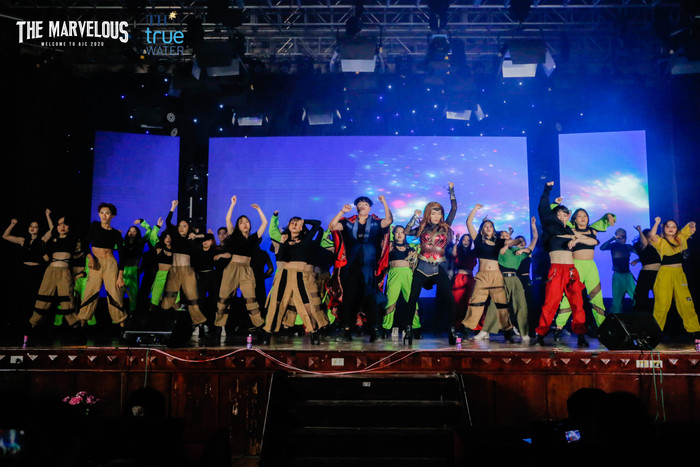 Tiết mục nhảy “Contest of Champion” một lần nữa làm “nóng” bầu không khí tại hội trường”.