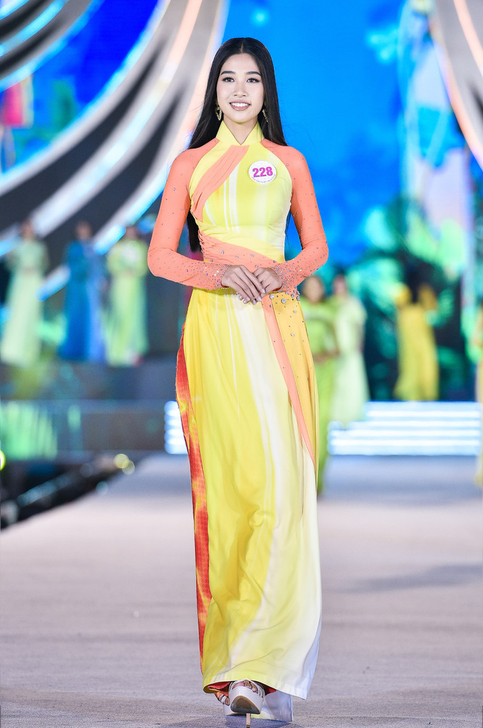 Thí sinh Đặng Vân Ly - SBD 228