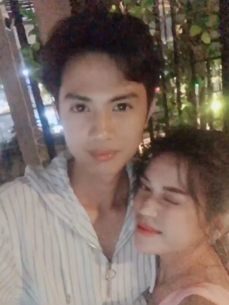 Nhìn lại một năm yêu nhau đầy ngọt ngào nhưng cũng lắm thị phi của Sĩ Thanh - Huỳnh Phương Ảnh 2