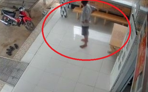 Nghe tin con gái đi học đại học trở về thăm nhà, cha thấp thỏm ngóng trông khiến nhiều người rưng rưng Ảnh 2