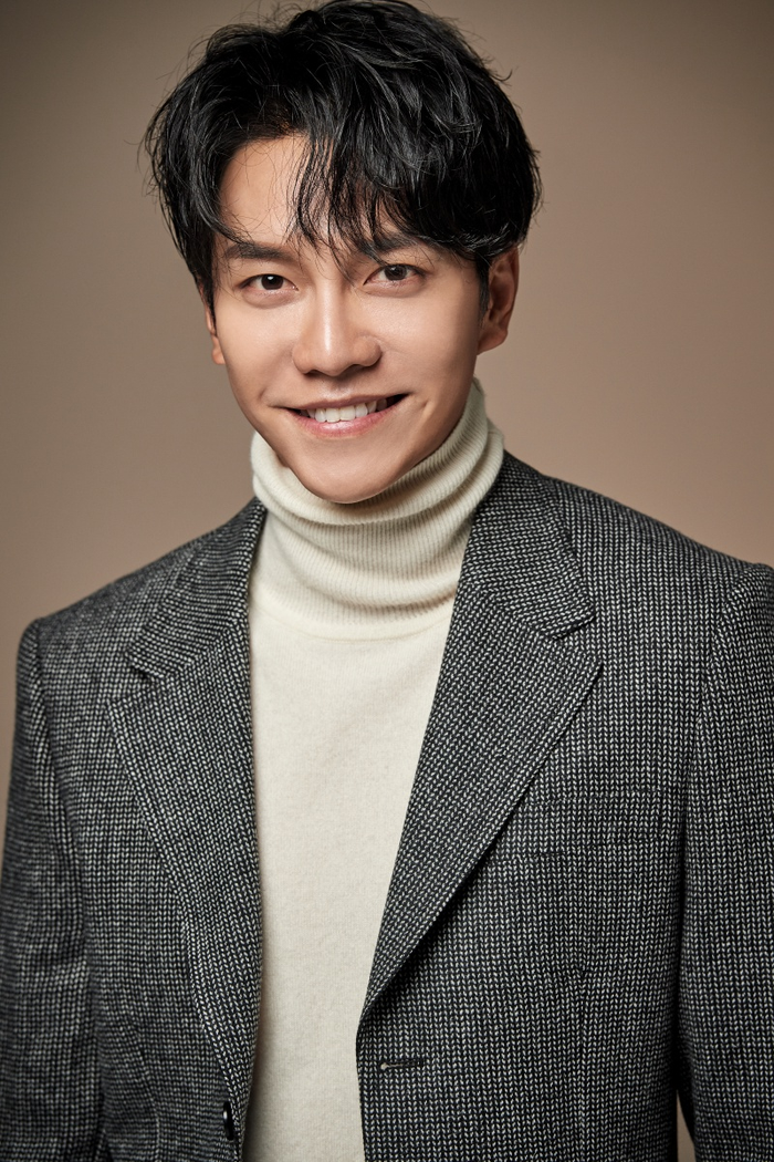 Lee Seung Gi.
