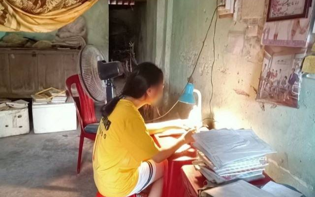 Mẹ gửi 20 triệu để trang trải đầu năm, khi về thăm nhà nữ sinh mới phát hiện sự thật về số tiền đó Ảnh 2