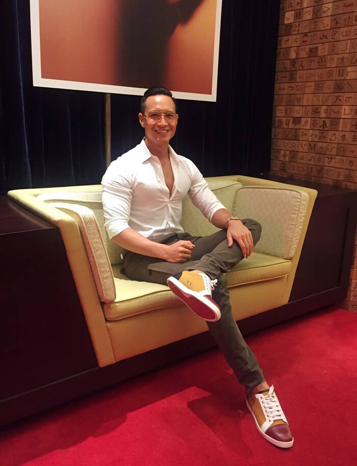 Anh thường diện món đồ này trong nhiều trường hợp.