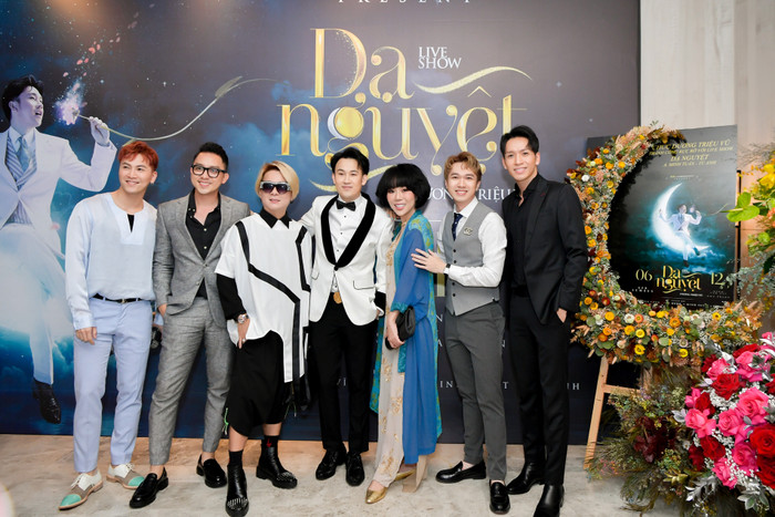 Liveshow Dương Triệu Vũ: Song ca cùng Hoài Linh, tổ chức trên du thuyền với mức giá 'kỷ lục' Ảnh 1