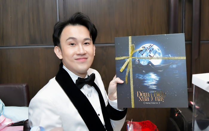 Liveshow Dương Triệu Vũ: Song ca cùng Hoài Linh, tổ chức trên du thuyền với mức giá 'kỷ lục' Ảnh 2