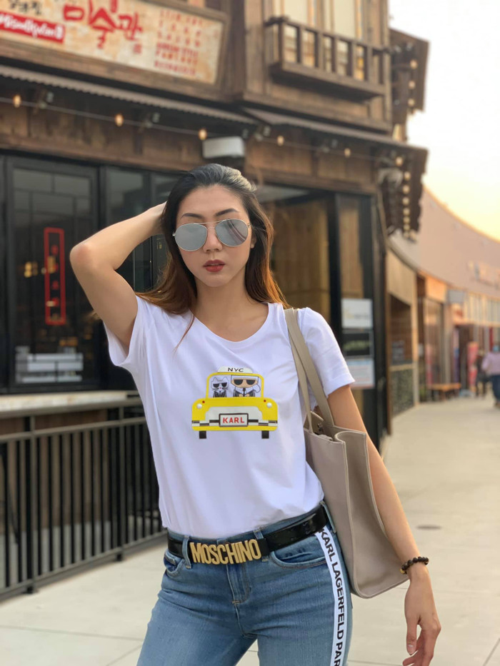 Cựu người mẫu còn tiết lộ cô và chồng vẫn giữ mối quan hệ bạn bè thân thiết cùng nhau chăm sóc con trai