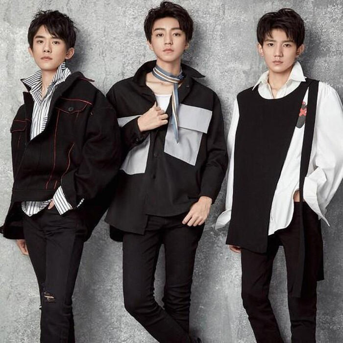 Nhóm nhạc TFboys với ba thành viên Vương Tuấn Khải, Vương Nguyên và Dịch Dương Thiên Tỉ