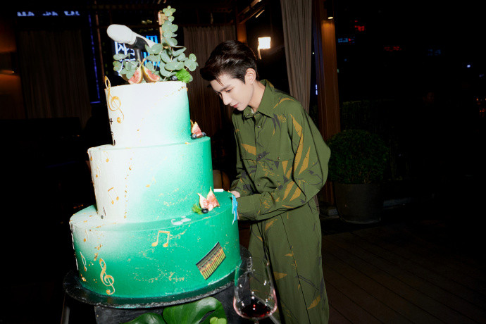 Vương Nguyên (TFBoys) - Hệ thống ngôn ngữ gặp chút 'vấn đề' Ảnh 16